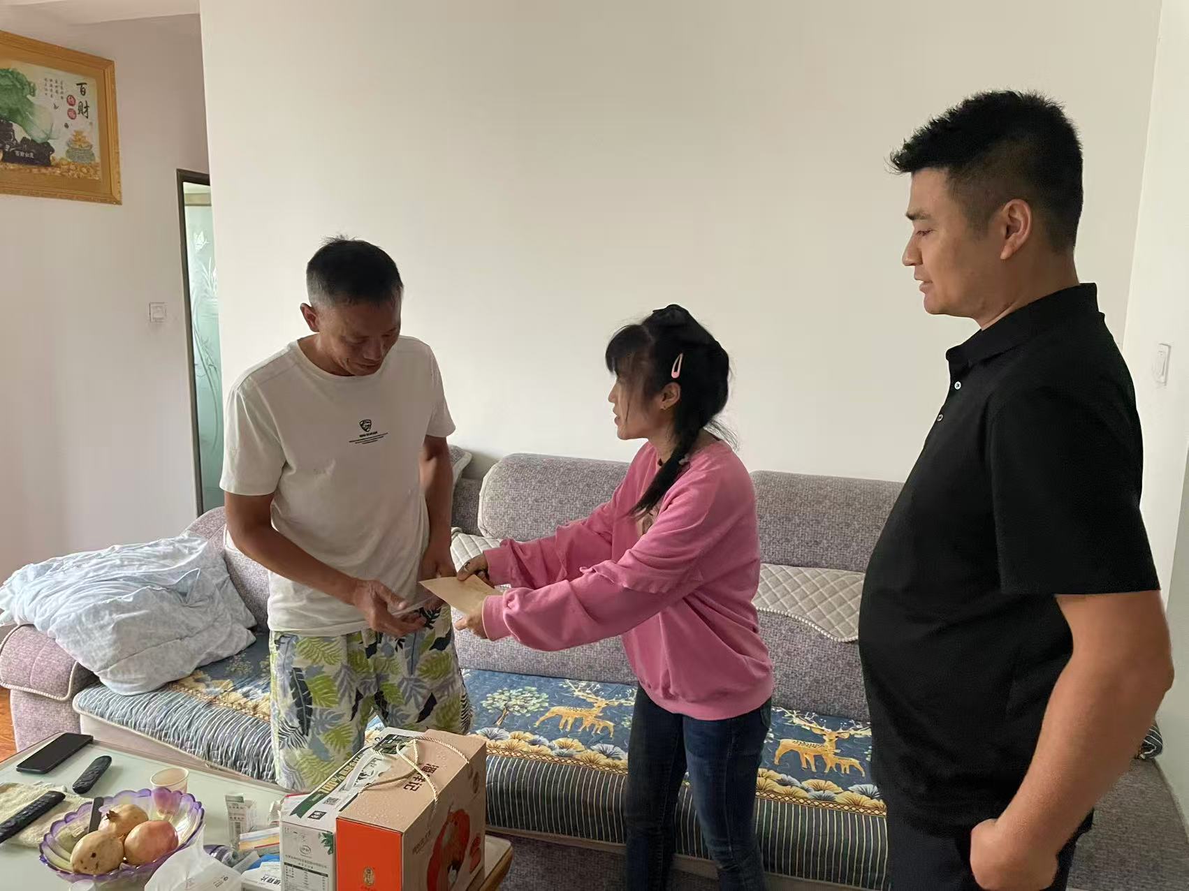 第一党支部走访慰问仁和结对家庭孔令清（1）20250930.jpg